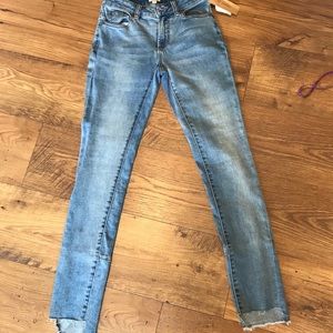 Stretchable Low Waisted Slim Fit Jeans